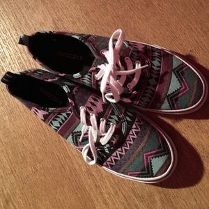 H&m  tribal skippies