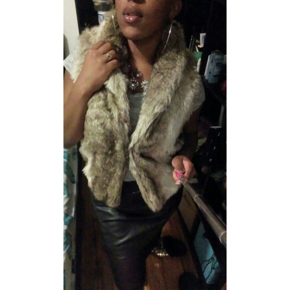 Faux fur vest.. Real Divas only !!