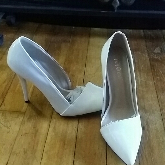 Jojo cat Shoes - White stiletto pumps hold for @nikkismilesz