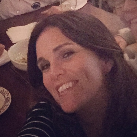 Meet your Posher, Melissa - Picture 2 of 2