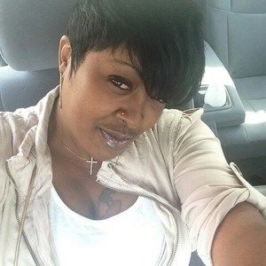 Meet your Posher, Adrienne