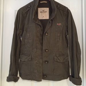 Hollister utility jacket (holding)