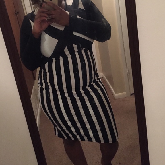 Long Sleeve Fitted Dress - Picture 2 of 2