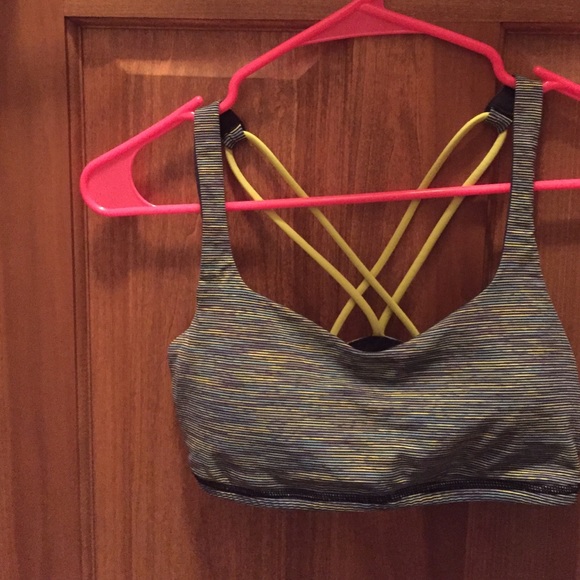 Lululemon "free to be bra" sports bra.