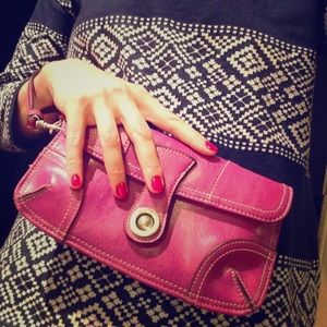 Chinese Laundry // Pink Clutch