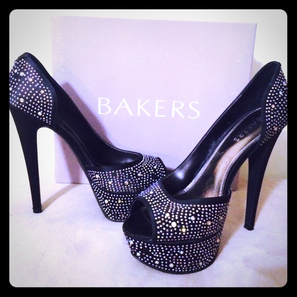 Glamorous beauty! Rock these sexy stilettos!💋💋💋