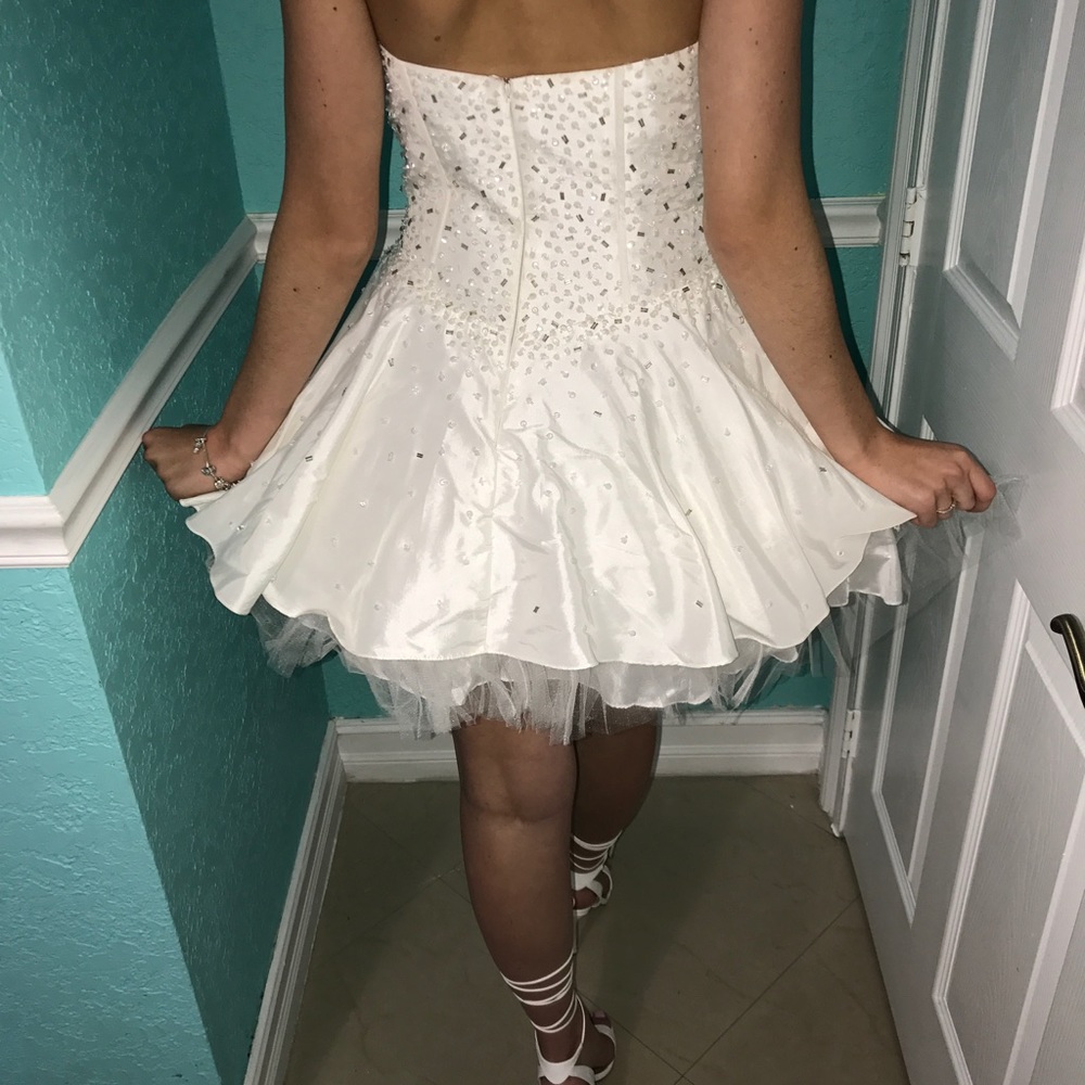 White beaded homecoming dress - Picture 6 of 8