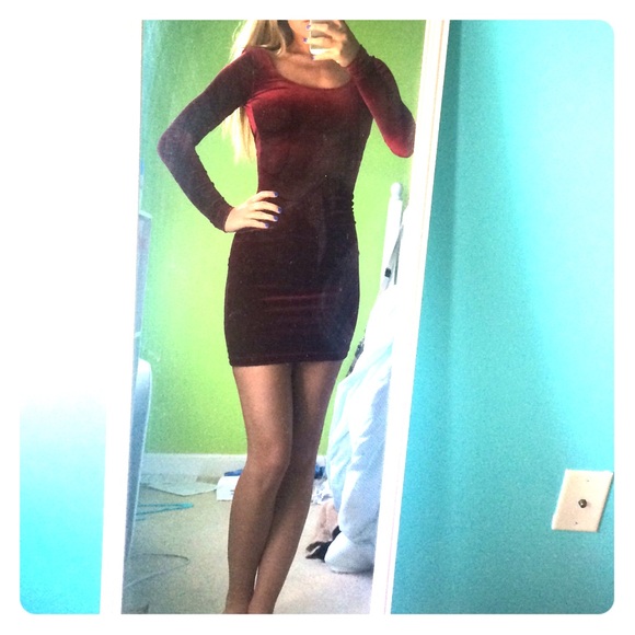 Never been worn Maroon form fitting velvet dress