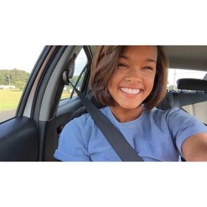 Meet your Posher, Alexis