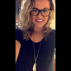 Meet your Posher, Macie