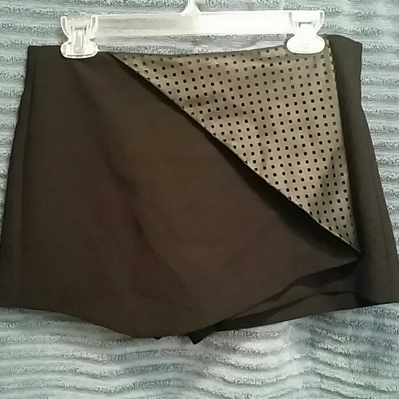 Skort!