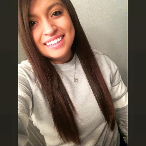 Meet your Posher, Cynthia