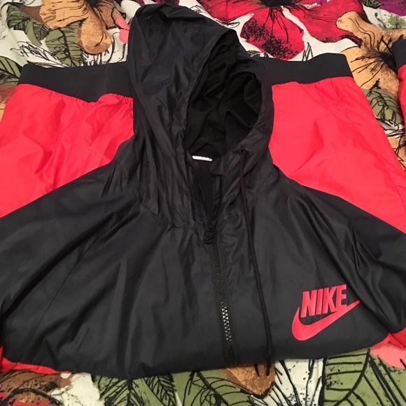 Nike jacket - Picture 2 of 2