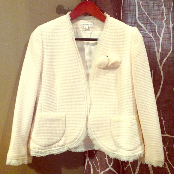 Banana Republic cream tweed blazer. NWOT