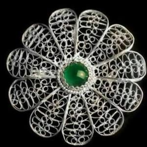 Meet your Posher, Adila