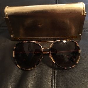 Tory burch aviator sunglasses w/ case
