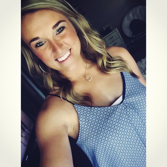 Meet your Posher, Derica