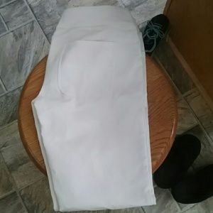 White Jessica simpson ankle pant