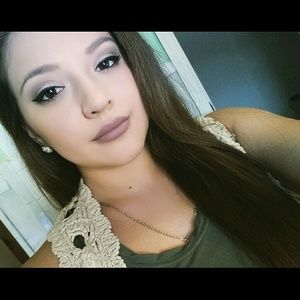 Meet your Posher, Kenia