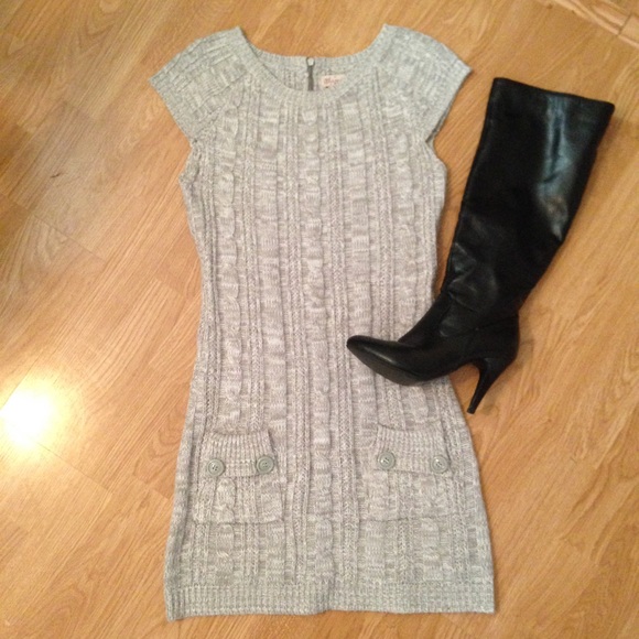 Dresses & Skirts - ✌️FLASH SALE✌️✨HP 11/6✨Sweater Dress