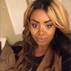 Meet your Posher, Vee