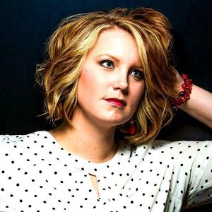 Meet your Posher, Carrie