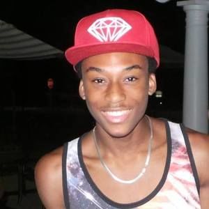 Meet your Posher, Derrick