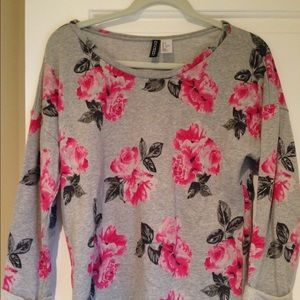 Great grey and pink floral top!