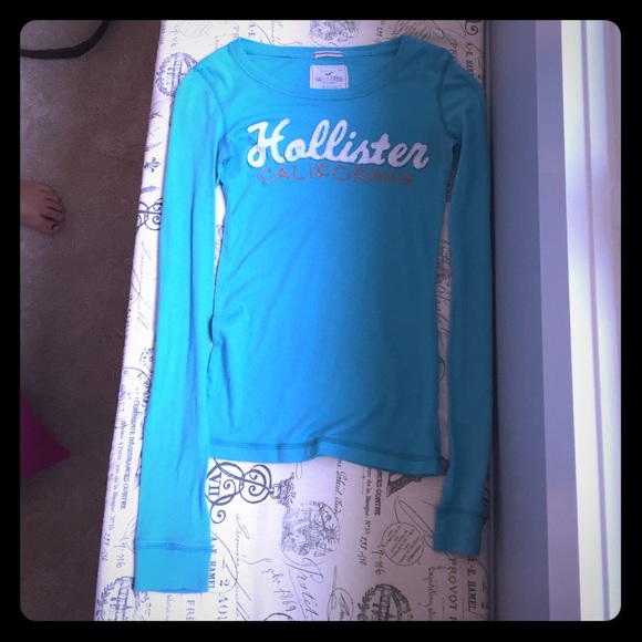 Long sleeve blue top!