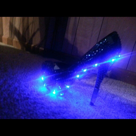 Custom LED Pump - Picture 4 of 4