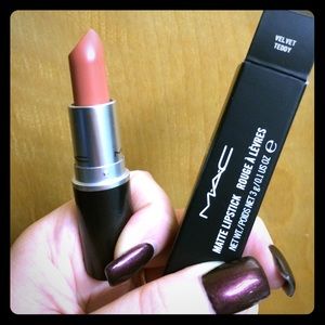 💄MAC 100% authentic VELVET TEDDY! Kylie fave!💄