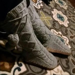 VS Pink booties/slippers