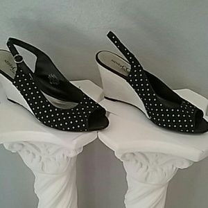 Nine & CO Wedge Shoe