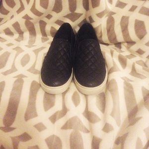 Steve Madden slip on sneakers