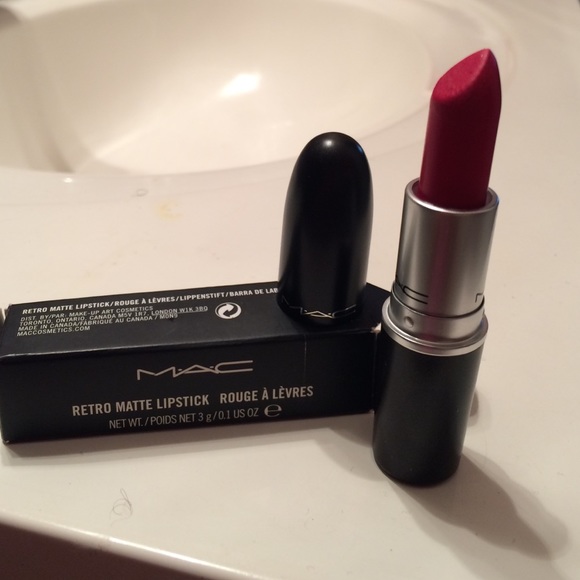 Mac Lipstick Captive Satin Mac Lipstick All Fired Up