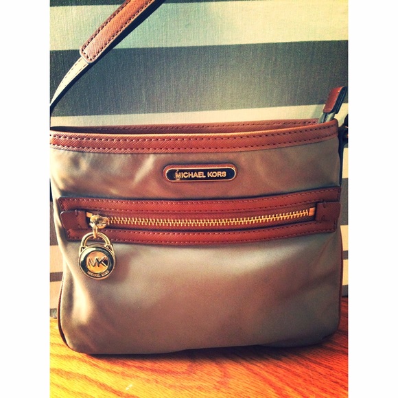 MK cross body🌸