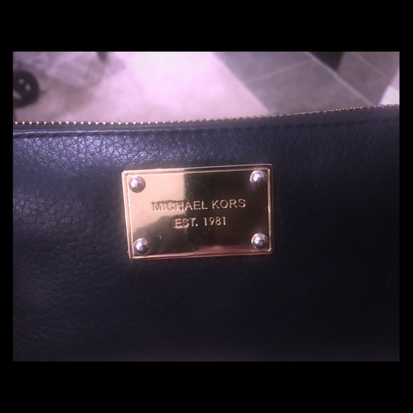 Micheal kors black wallet
