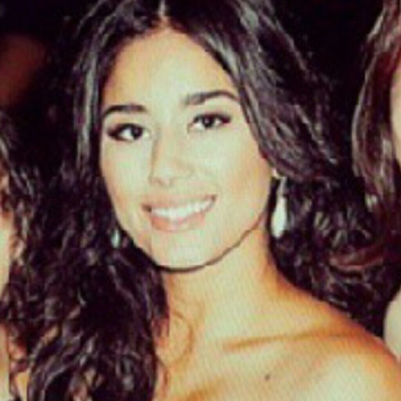 Meet your Posher, Yesenia