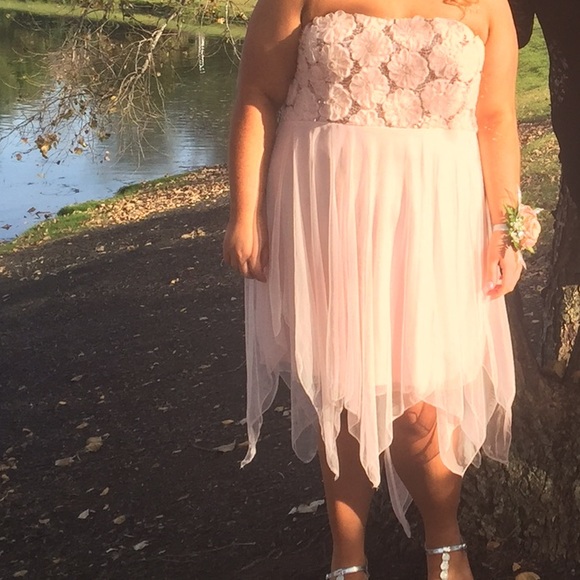 Light pink homecoming dress - Picture 3 of 3