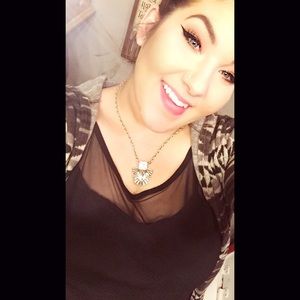 Meet your Posher, Hannah