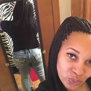 Meet your Posher, Dericka