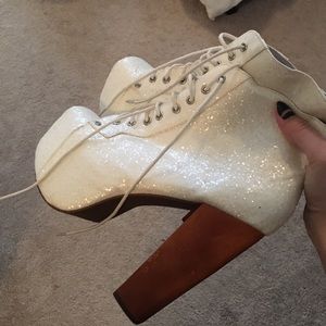 2 pairs of litas size 9