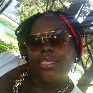 Meet your Posher, Latifa