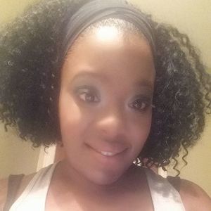 Meet your Posher, Adrienne