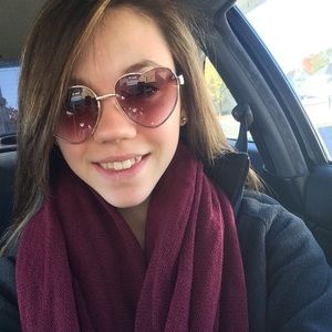 Meet your Posher, Kerri