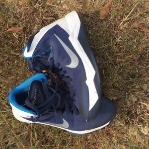 Women sz 8 Nike shoes