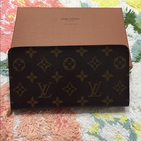 Louis Vuitton Monogram Zipper Wallet
