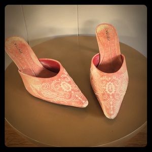 Wild Rose Slip-On Vintage Red Heel