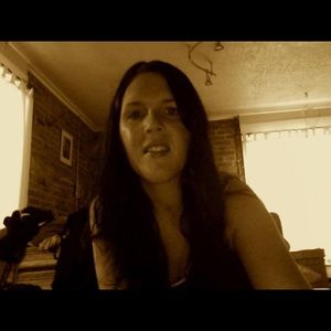 Meet your Posher, Leslie