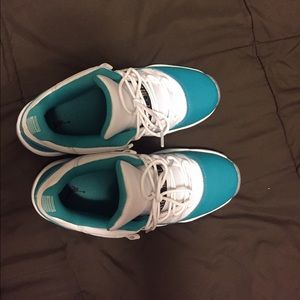 AQUA 11s